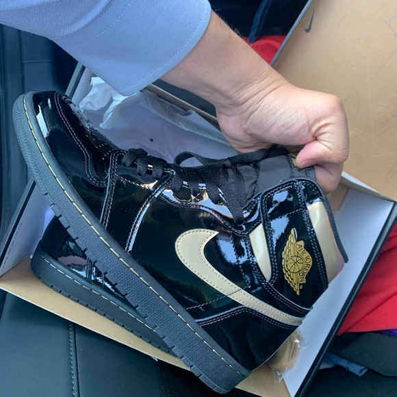 Air Jordan 1 Retro OG - Picture 5 of 9